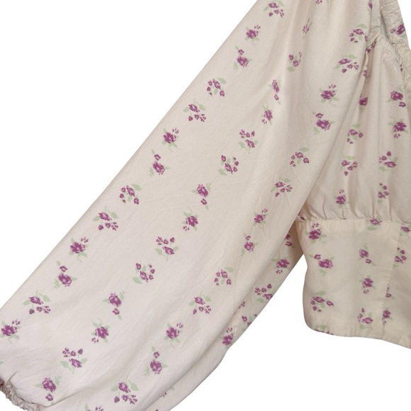 Floral Cream Top with Lavender Accents - Picture 2 of 9